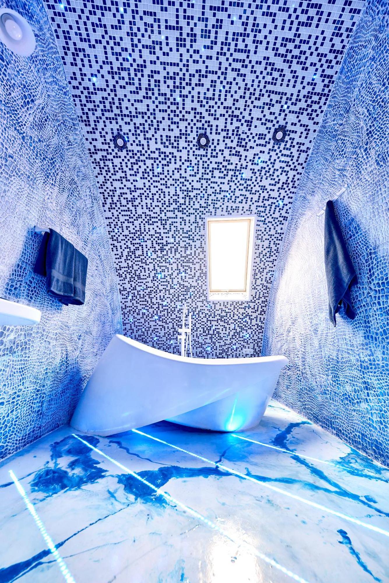 Domeparty: Exclusive Dome House For Events Country house
